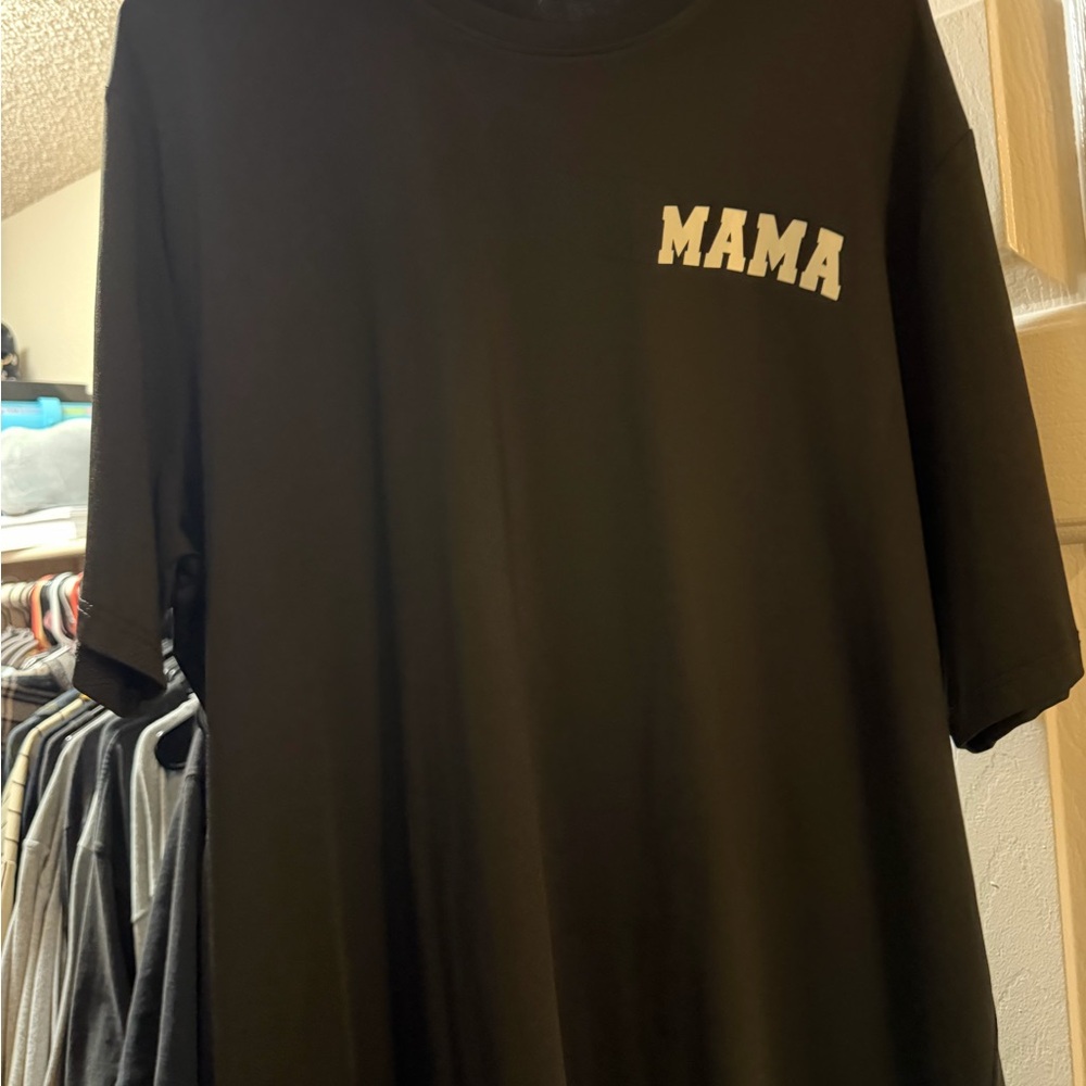 Black 'MAMA' Graphic T-Shirt